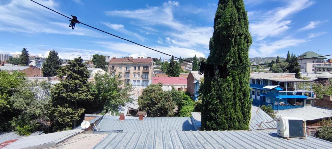 Guest House Irina Tbilisi Bagian luar foto