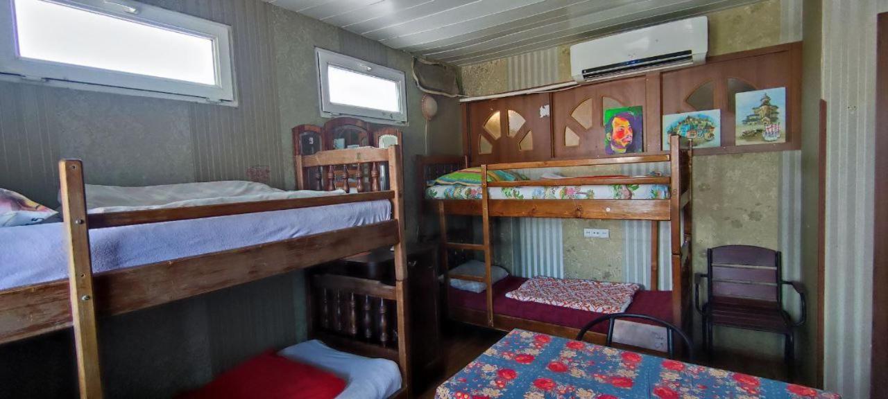 Guest House Irina Tbilisi Bagian luar foto