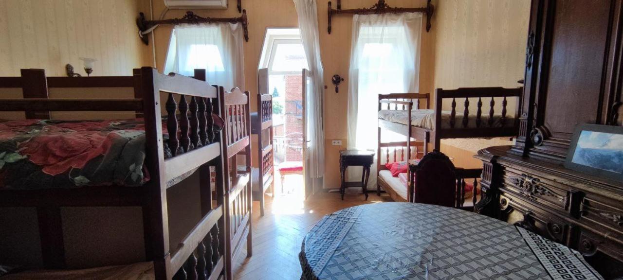 Guest House Irina Tbilisi Bagian luar foto