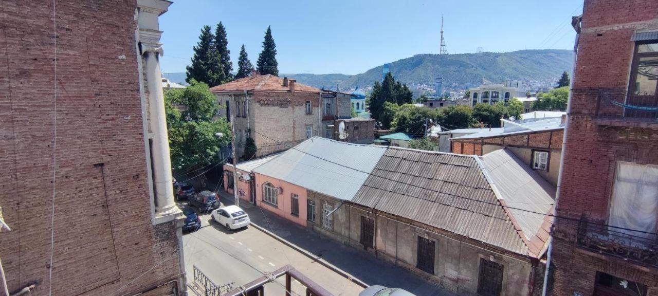 Guest House Irina Tbilisi Bagian luar foto