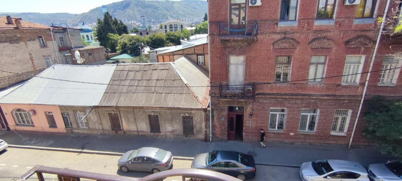 Guest House Irina Tbilisi Bagian luar foto