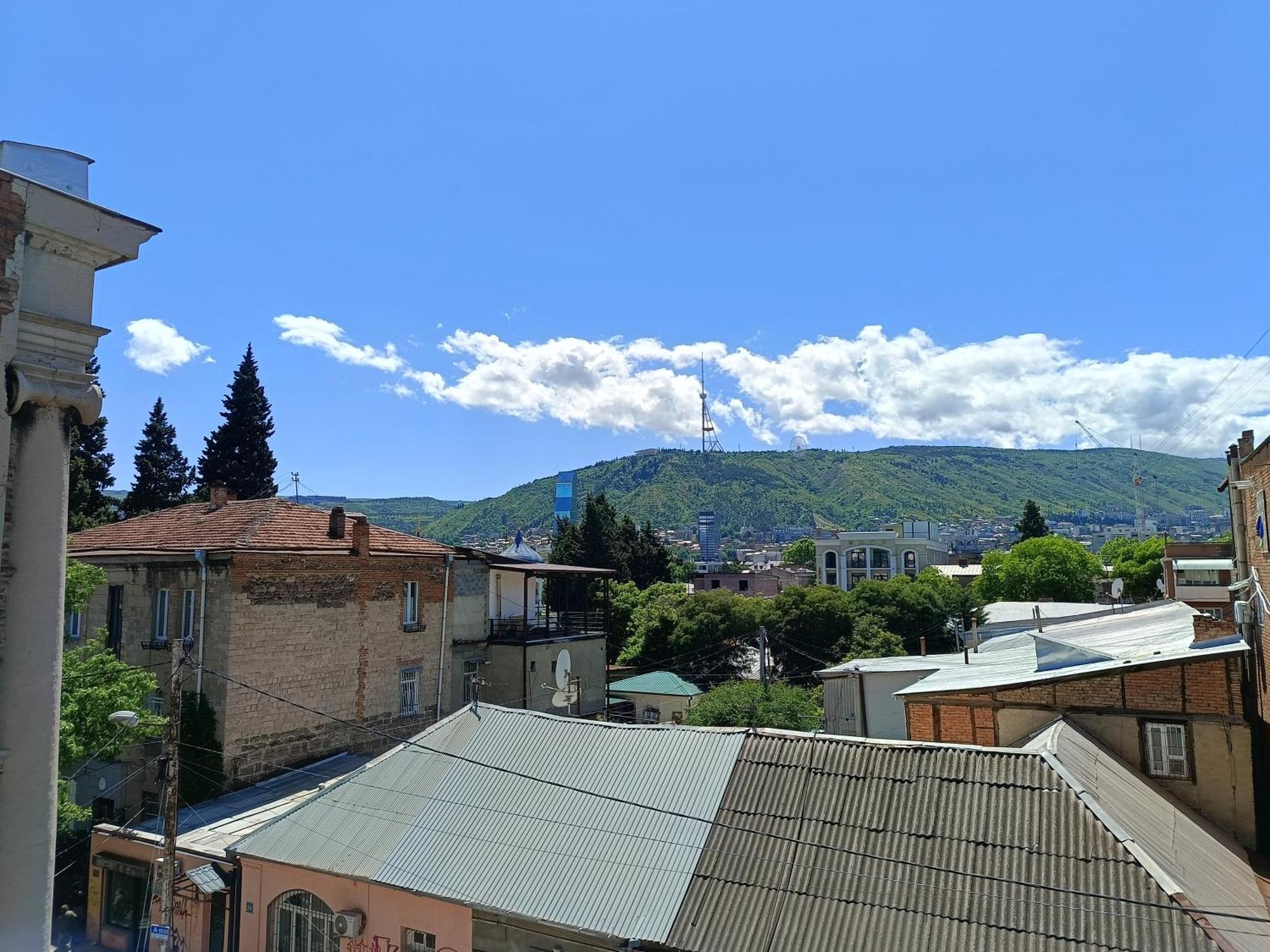 Guest House Irina Tbilisi Bagian luar foto