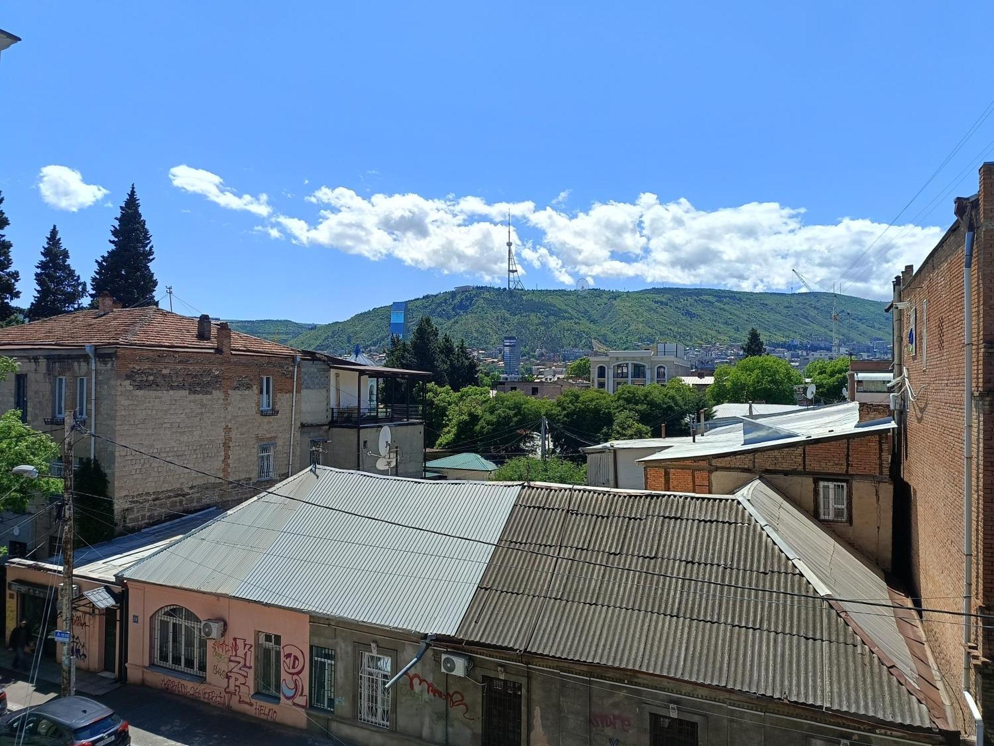 Guest House Irina Tbilisi Bagian luar foto